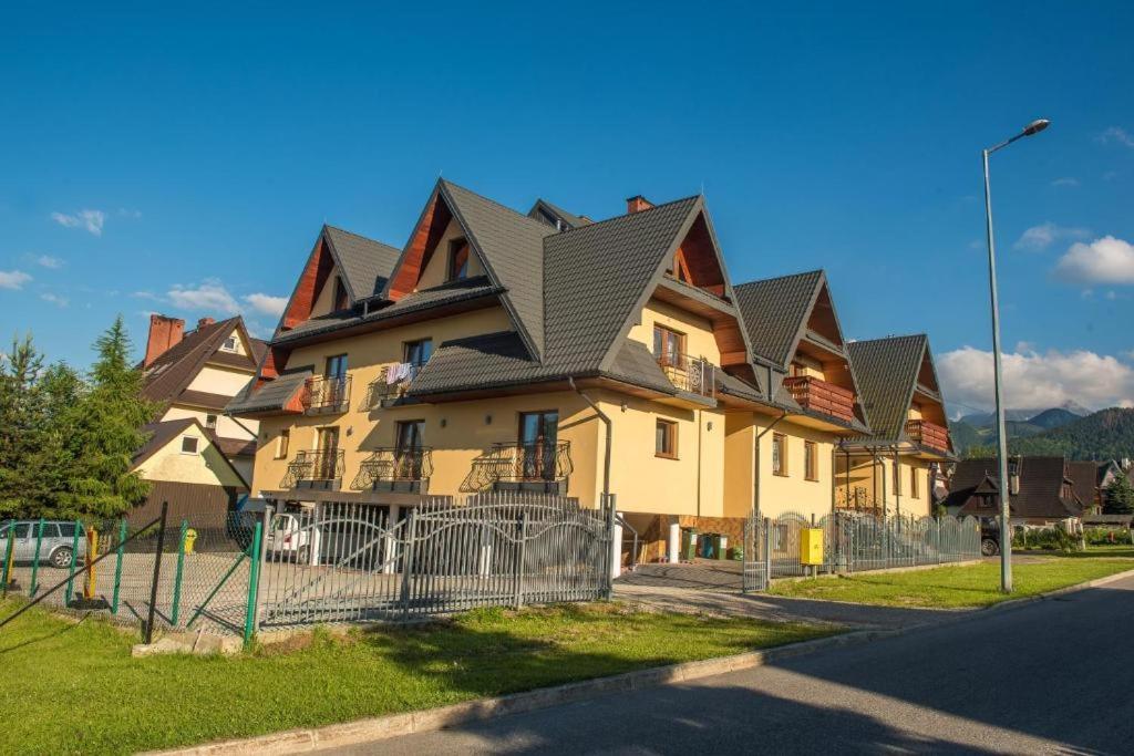Apartamenty I Pokoje Goscinne Nowita Zakopane Esterno foto